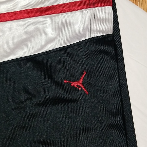 Nike athletic shorts.  Men's large. Air Jordan - Picture 2 of 8